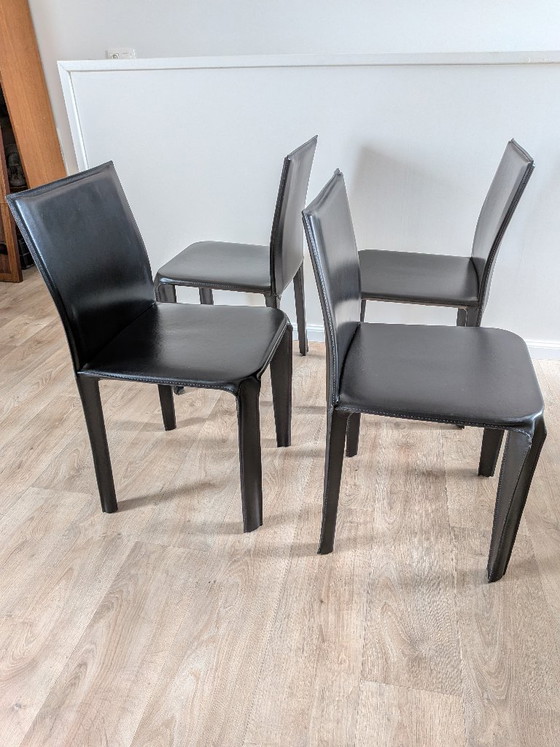 4 vintage Arper Italiaanse eetkamerstoelen uit de jaren 80/90, bekleed met zwart hard leer (in de stijl van (photo 20 of 22)