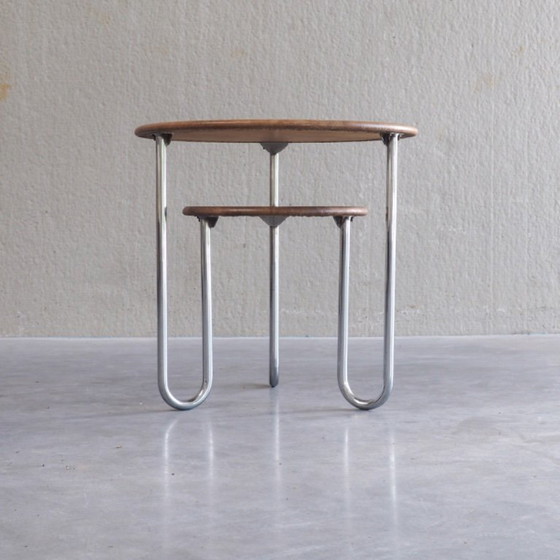 Bauhaus-Beistelltisch mit zwei Ebenen – Beistelltische, Chrome, Leather (photo 3 of 15)