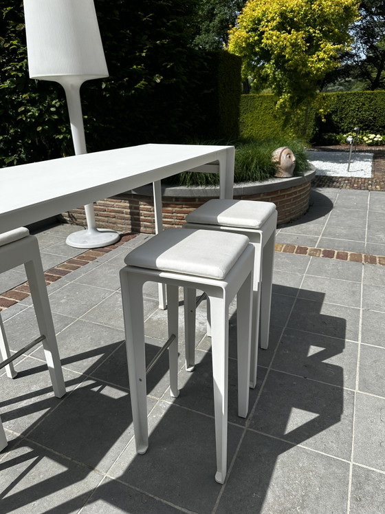 Image 1 of Exklusive Gartenmöbel Tribú Mirthe Bar mit 4 Hockern und Kissen