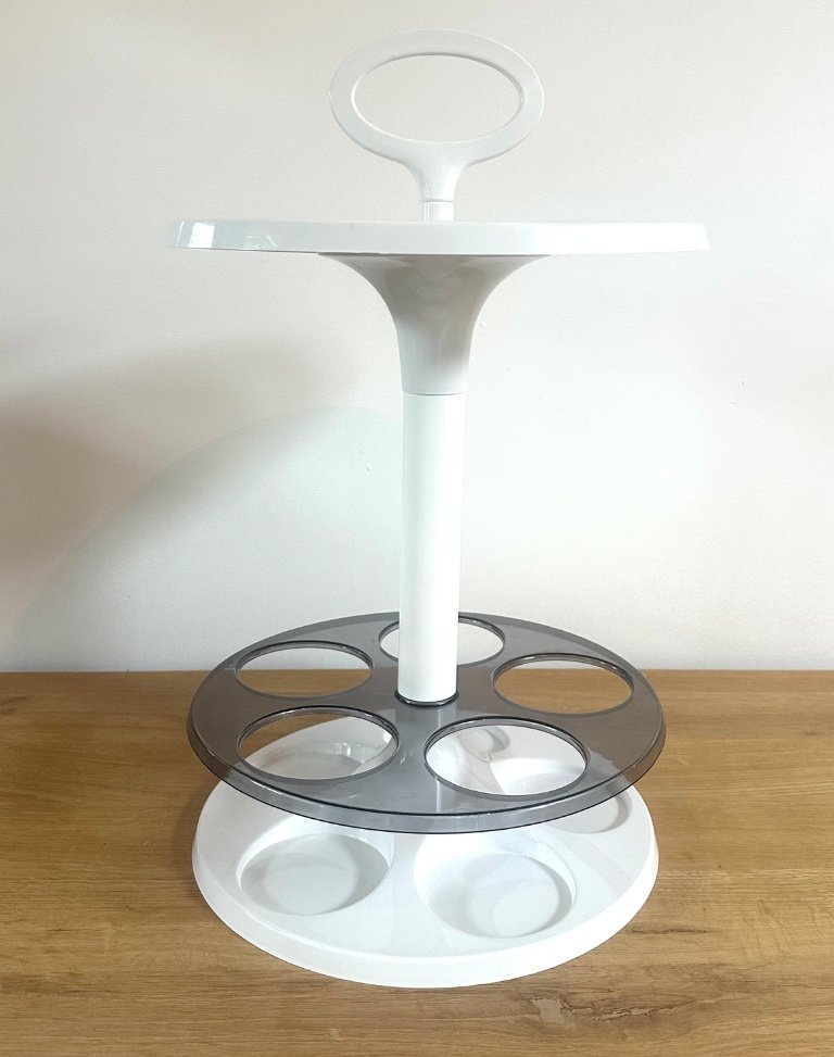 Second-hand Space Age Tables (252) | Whoppah