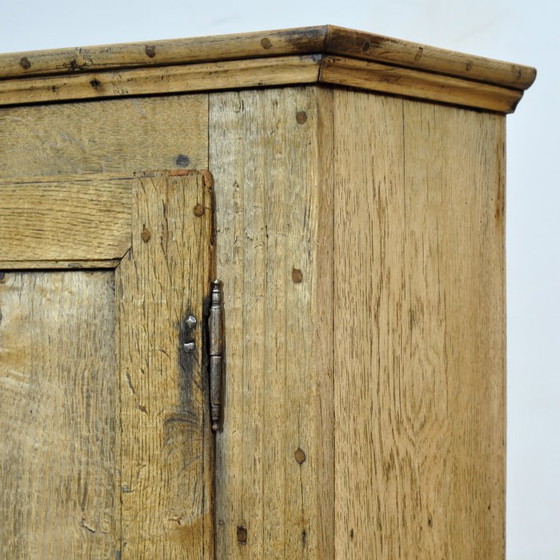 Image 1 of Petit meuble en chêne, vers 1820