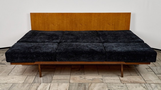 Art Déco Sofabed by Jindřich Halabala for UP Závody, 1950s, Czechoslovakia – 3-5 seaters, Textile, Wood (photo 6 of 17)