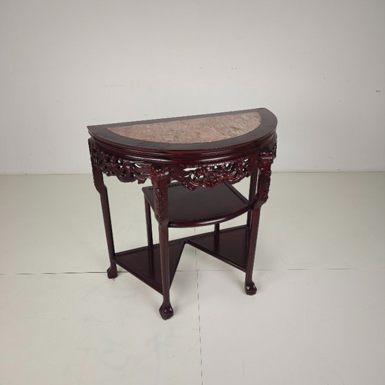 Image 1 of Consolle/tavolino laterale vintage cinese in legno massello con piano in marmo