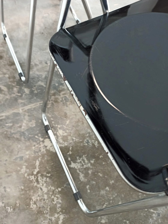 Image 1 of 5 vintage chromen en zwarte klapstoelen