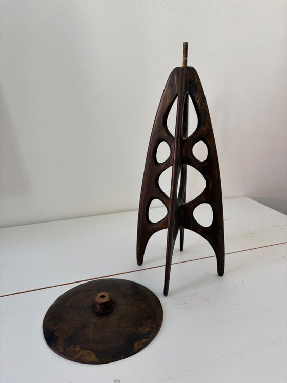 Image 1 of Portacandele brutalista in bronzo – Design scultoreo traforato, anni '50/'60