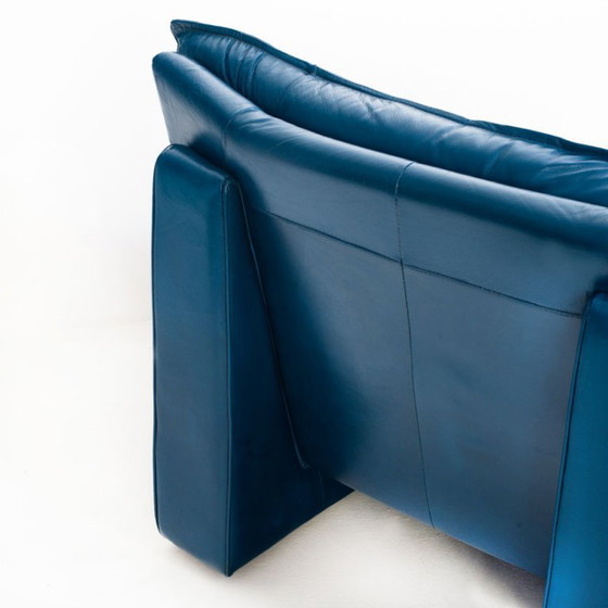 Poltrona e pouf vintage in pelle blu di Nicoletti Salotti - Italia anni '80 – Avanti - Italia, Poltrone (photo 12 of 21)