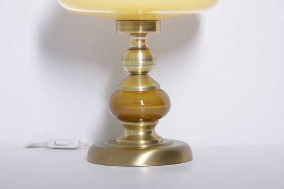 Image 1 of Lampe en laiton, céramique, abat-jour en verre crème doré, années 1970, J Vintage