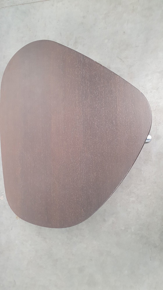 Image 1 of Tavolino di design Kei BULO, impiallacciato in rovere marrone scuro