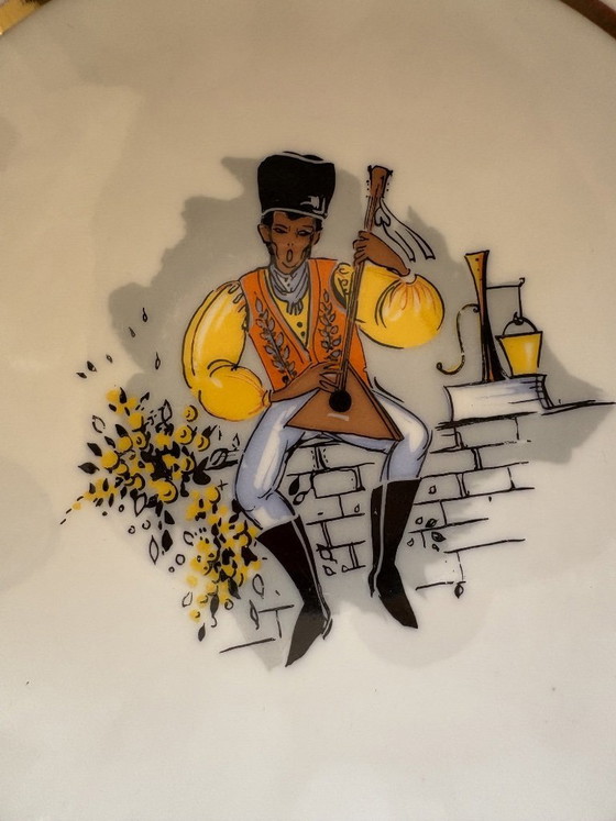 Image 1 of Servizio da 6 pezzi in porcellana Schirdding Bavaria di metà secolo, dedicato ai musicisti di tutto il mondo.