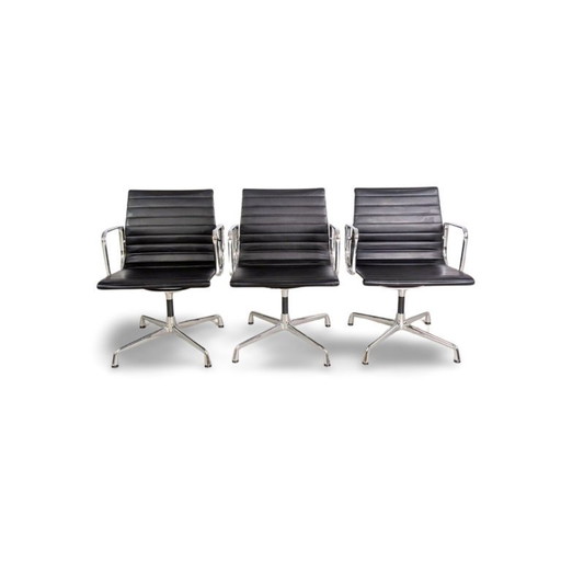 Originele set van 3 Vitra Charles & Ray Eames stoelen EA 108, zwart leer.