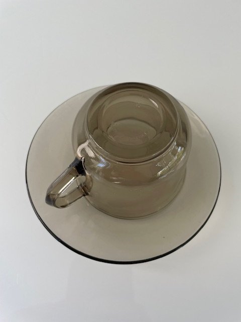 Image 1 of Set di 4 tazze e piattini vintage Arcoroc | Francia anni &#39;70 | 150 ml