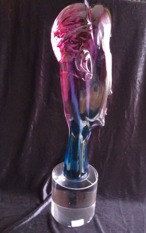 Image 1 of Murano glazen sculpturen brengen een eerbetoon aan Modigliani.