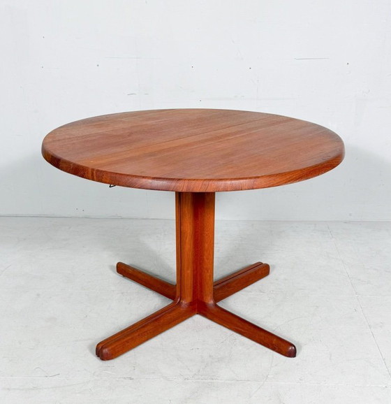 Image 1 of Uitschuifbare eettafel/tafel uit het midden van de 20e eeuw, gemaakt van teakhout door C J Rosengaarden, Denemarken, jaren 60.