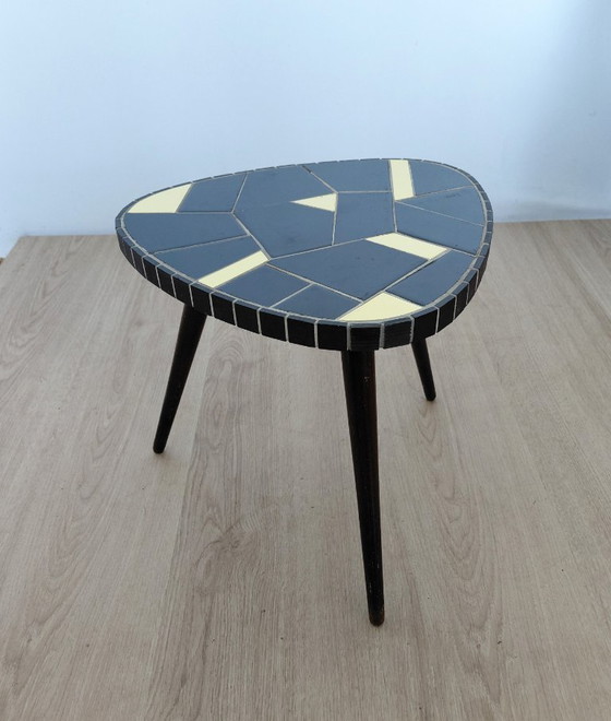 Image 1 of Tavolino anni Cinquanta con piano in ceramica