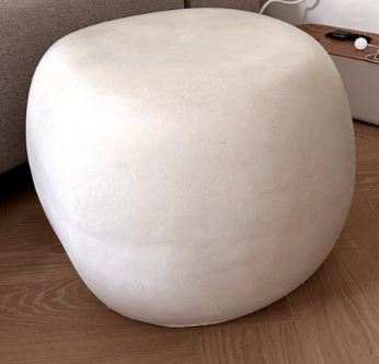 Table d'appoint en pierre dure