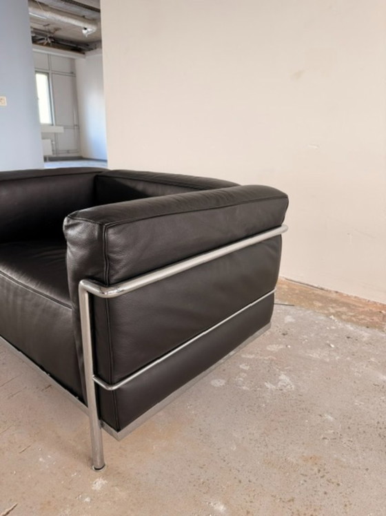 Image 1 of Divano Cassina LC3
