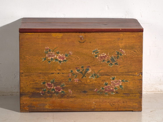 Antike chinesische Truhe mit gemalten Blumen aus Ulmenholz – China, um 1900 – Aufbewahrungsschrank (photo 34 of 40)