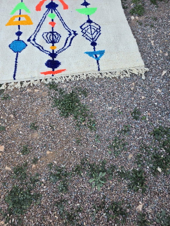 Grande tappeto marocchino in lana naturale, dimensioni 250x150 cm, fatto a mano. – Tappeti, Wool (photo 4 of 10)