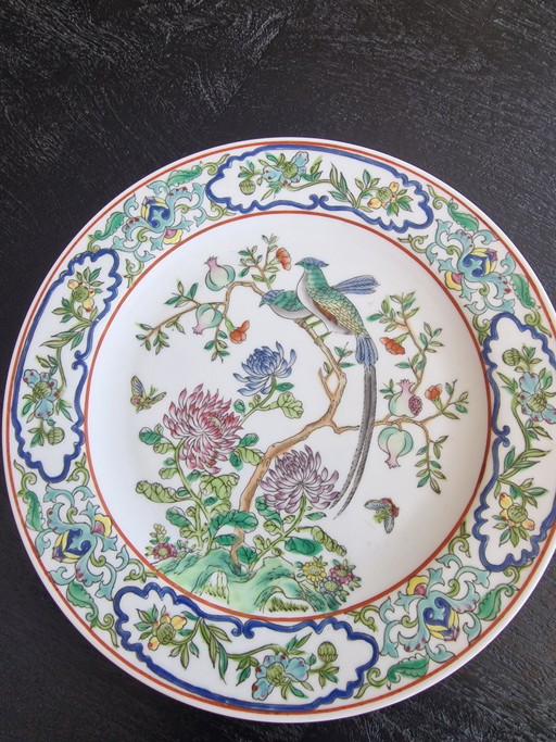 Piatto decorativo vintage in porcellana Famille Rose cinese - Dipinto a mano - Macao/Hong Kong, anni '60/'70