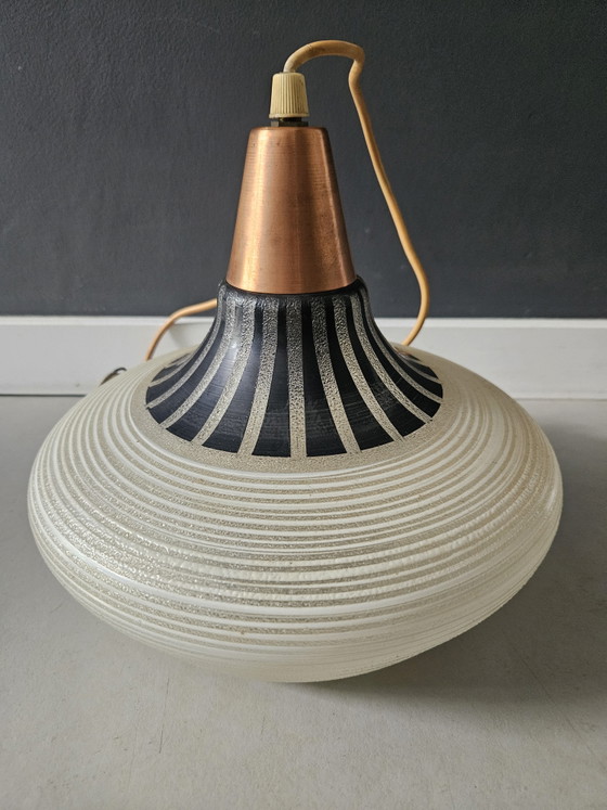 Image 1 of Skandinavische Glaspendelleuchte, Mid-Century Modern der 1960er Jahre