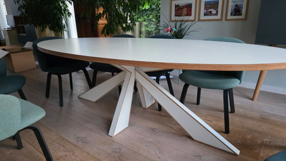 Image 1 of Table ovale Arp Longlegs