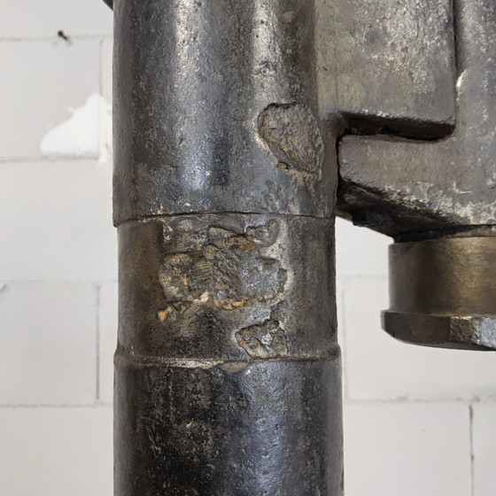 Image 1 of Machine à bouchonner les bouteilles Cirier Pavard Paris en fer forgé ancien / presse à bouchonner / presse à embouteiller