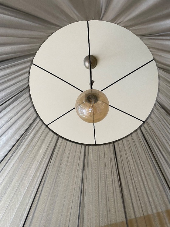 Image 1 of Grote hanglamp met geplisseerde semitransparante kap
