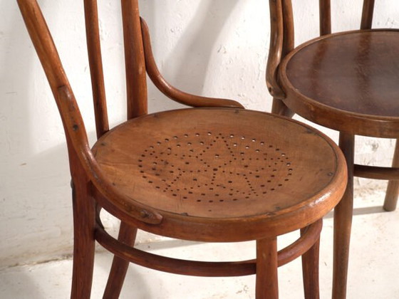 Pair of antique chairs in Thonet bentwood – Central Europe, circa 1930 #9 – Dining chairs (photo 22 of 40)