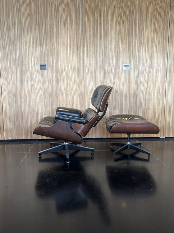 Image 1 of Eames lounge chair Herman Miller