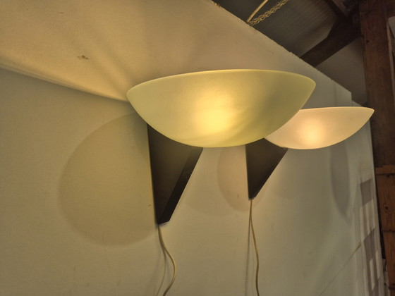 Image 1 of Een paar vintage Italiaanse postmoderne wandlampen