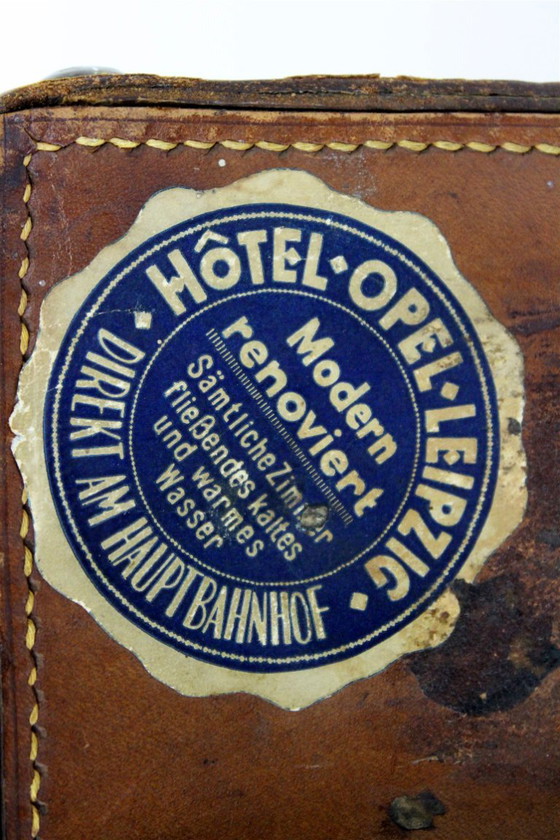 Valise en cuir pour participant aux Jeux olympiques de Berlin, par Alfred Lerbletier, années 1930 (photo 5 of 21)