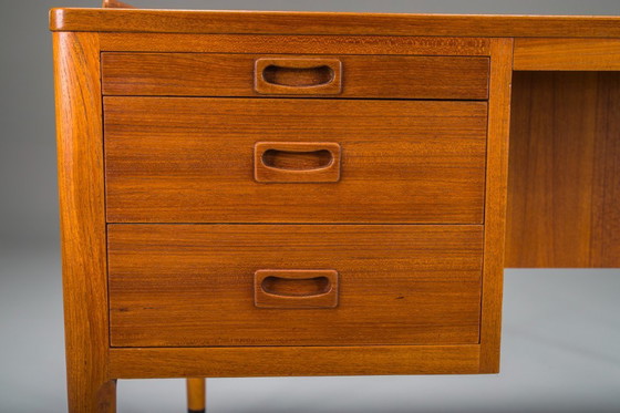 Image 1 of  Skandinavisch-moderner Teakholz-Schreibtisch, zugeschrieben H. Brockmann Petersen für Poul M. Jessen, 1960er Jahre