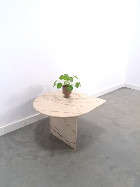 Image 1 of Marble teardrop-shaped table