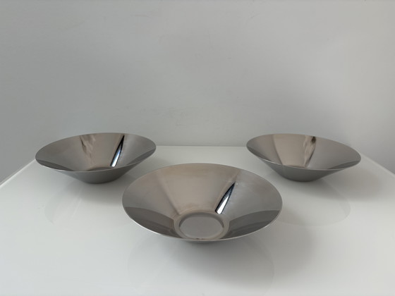 Image 1 of Ensemble de trois bols coniques en acier inoxydable