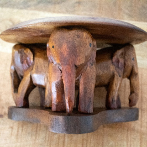 Image 1 of Pflanzenständer in Elefantenform aus Holz