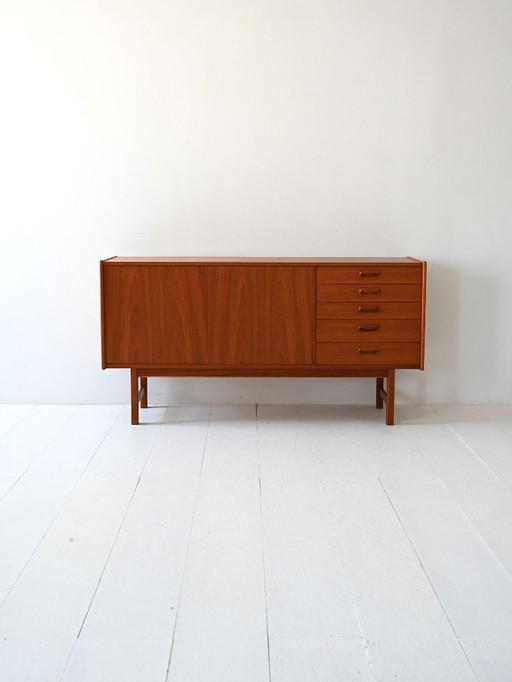 Scandinavisch teakhouten dressoir met gebeeldhouwde laden, jaren 50/60