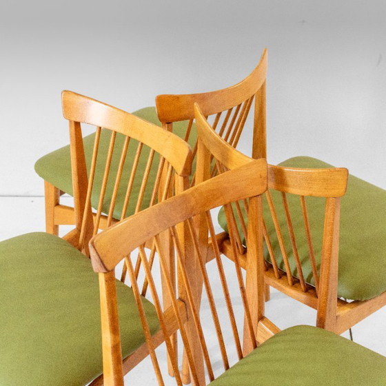 1x Vier Mid-Century Modern Italiaanse Houten Eetkamerstoelen in de Stijl van Ico Parisi – Skai (photo 2 of 14)