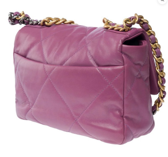 Image 1 of Borsa CHANEL Chanel 19 in cuoio viola - 101548