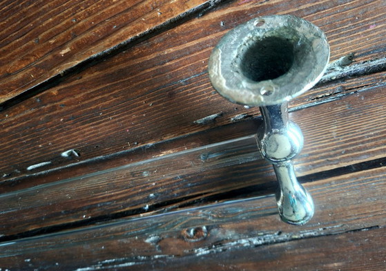 Image 1 of Portasciugamani doppio vintage in vetro massiccio e ottone – da parete per bagno in stile retrò – Funzionale e decorativo