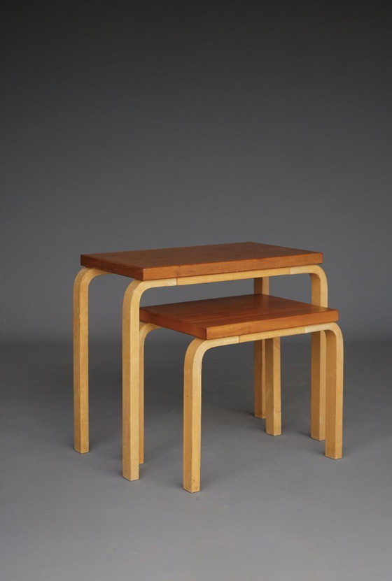 Image 1 of Mesas nido modelo 88 atribuidas a Alvar Aalto para Artek, años 60, lote de 2