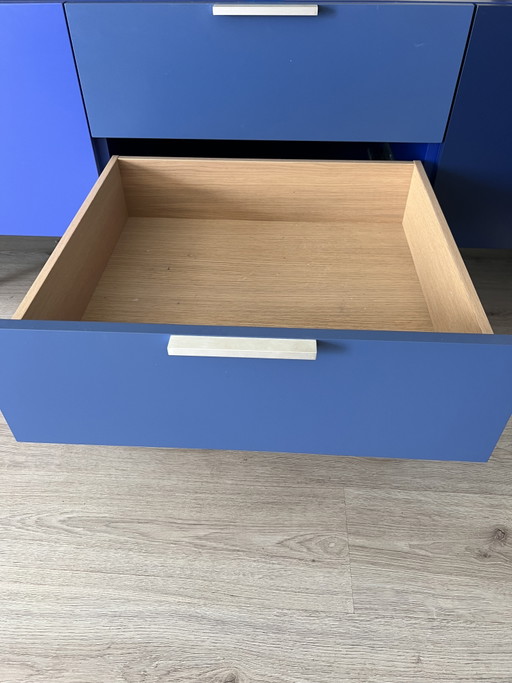 Pastoe sideboard, low cabinet. Shades of blue.