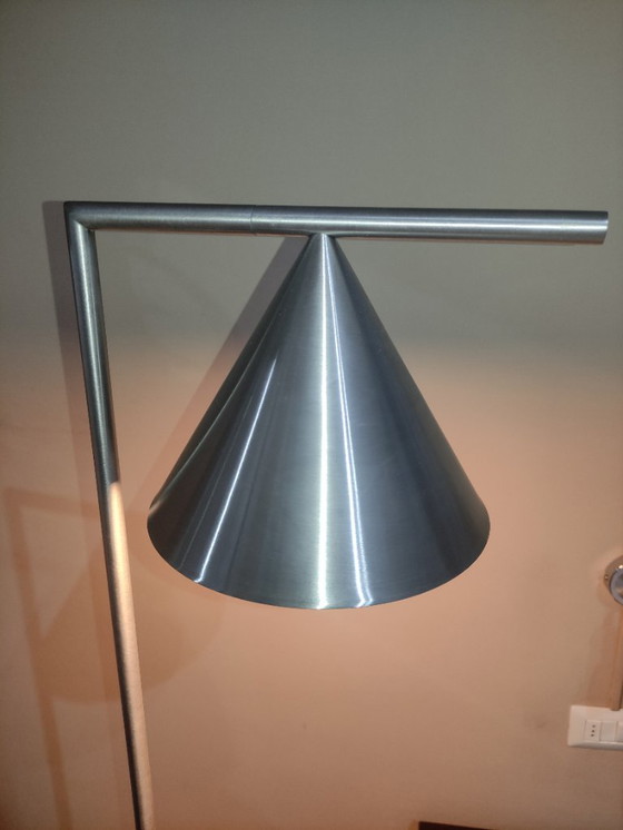 Stehleuchte aus Metall und grauem Beton, Flos, Stehleuchten, Stein, Modern (Foto 2 von 7)