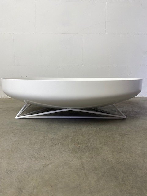 Image 1 of Atelier Max Lipsey Recipiente de acero diseño Max Lipsey