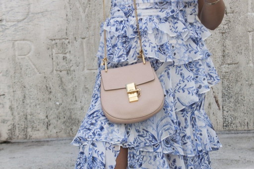 Borsa Chloe modello Drew color rosa cemento.