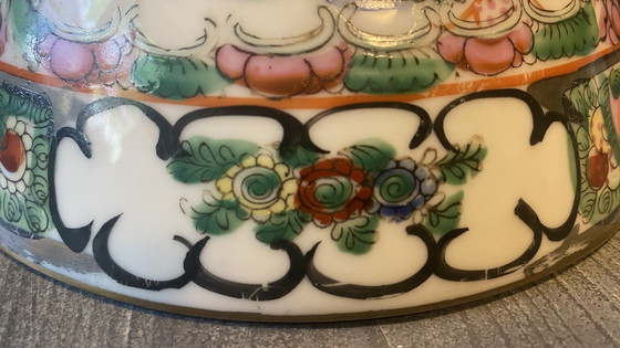 Beautiful Vintage Chinese 'Rose Medallion' Porcelain Bowl – Ø 18 cm – China (photo 6 of 8)