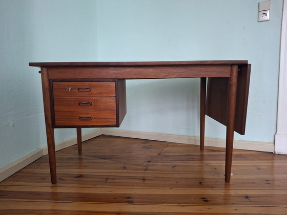 Image 1 of Stijlvol bureau van Arne Vodder