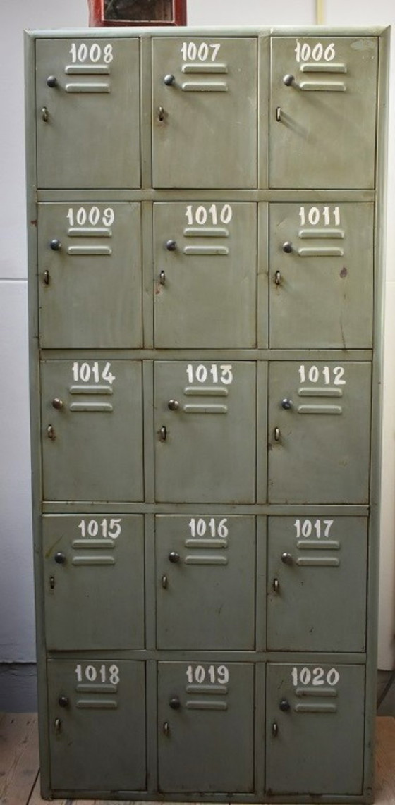 Image 1 of Oude lockerkast grijsgroen 185*83*40 cm