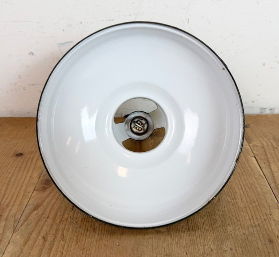 Image 1 of Lampada a sospensione industriale in smalto verde di Coolicon, anni '50