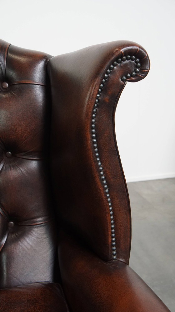 Image 1 of Bruine rundleren chesterfield oorfauteuil