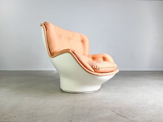 Image 1 of Original Michel Cadestin karate lounge chair Airbone fiberglass